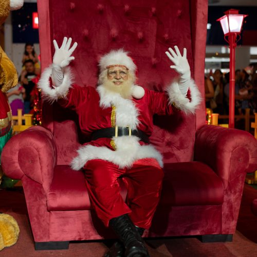Papai Noel chega ao Partage Norte Shopping neste sábado (9) e inaugura o Vilarejo de Natal