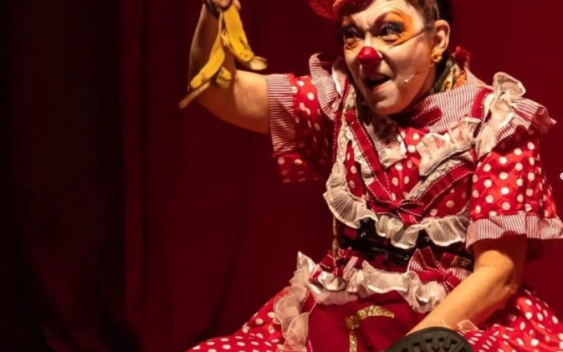 Agenda do BNB Cultural Mossoró tem formação de palhaços, espetáculos teatrais, música e poesia