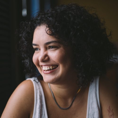 Autora potiguar Vanessa Augusta lança livro sobre a Economia do Cuidado