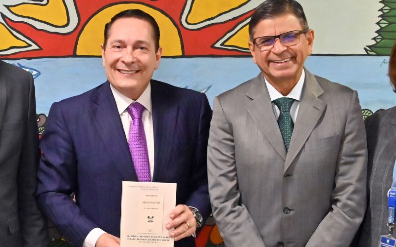 Livro de Walter Nunes inaugura agenda cultural no Memorial da Assembleia Legislativa